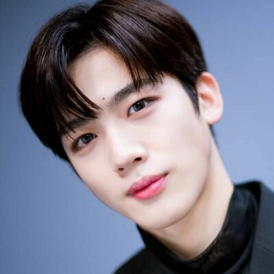 Timeline: Linea de tiempo de KIM YO-HAN