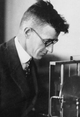 1945 Desarrollo de la WWW