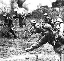 Internacional: Vietnam del Norte invade Vietnam del Sur.