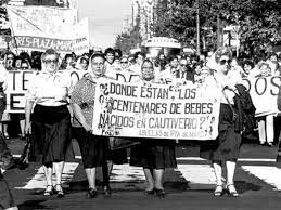 Madres de la Plaza de Mayo, Argentina