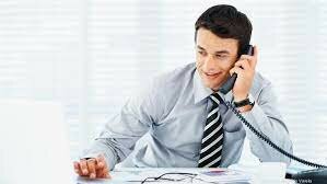 Felix telefoniert Helmut