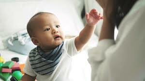 Attempts to imitate gestures