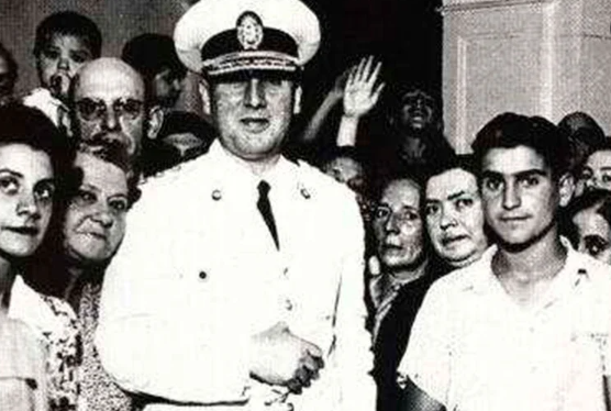 Perón Secretario de Trabajo y Previsión.