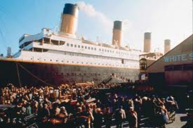Titanic picks up last passengers