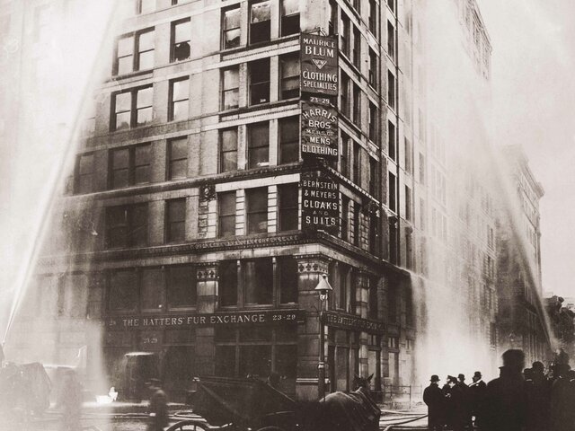 INCENDIO EN TRIANGLE SHIRTWAIST