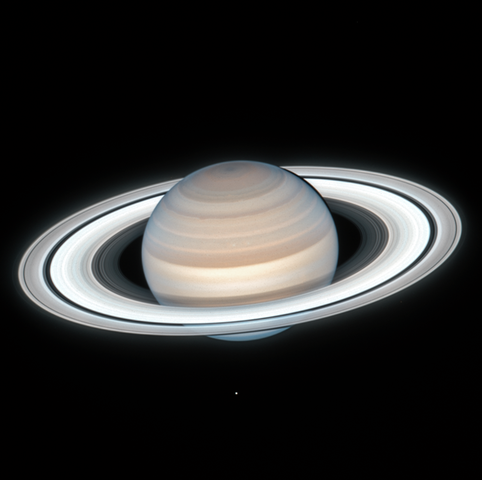 Voyagr 1 troba a Saturn