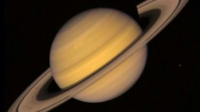Voyager 2 troba a Saturn