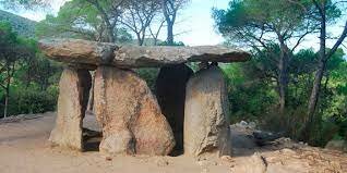 LA CREACIÓ DELS DOLMENS