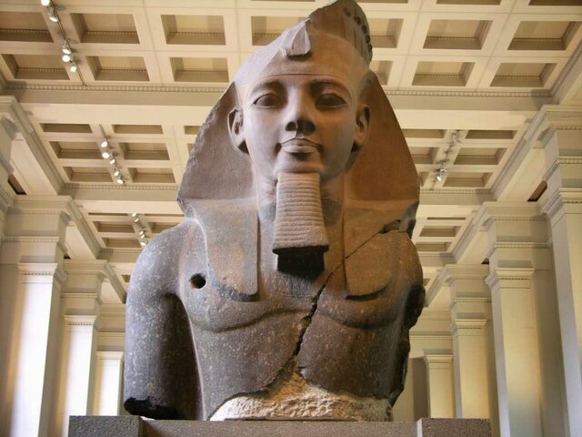 Busto di Ramses II