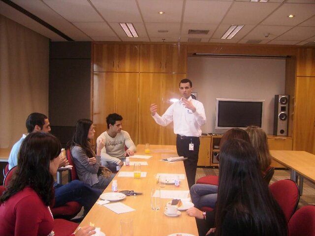 NA ÁREA DE ADMINISTRAÇÃO DE EMPRESAS