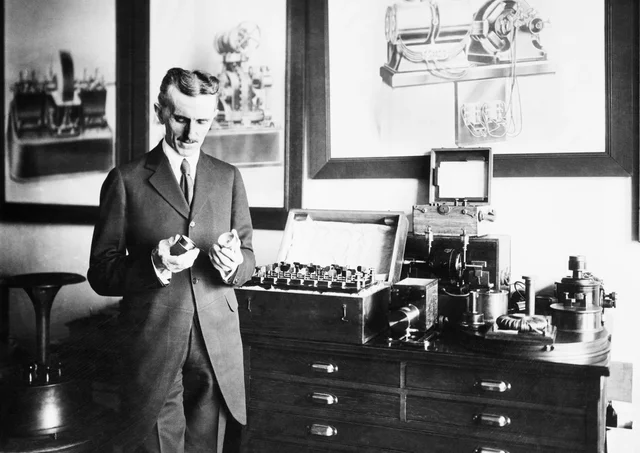 Invención de la radio por Nikolas Tesla