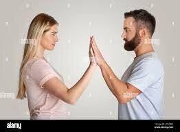 Ley 1496 de 2011, que busca garantizar la igualdad salarial entre hombres y mujeres en Colombia