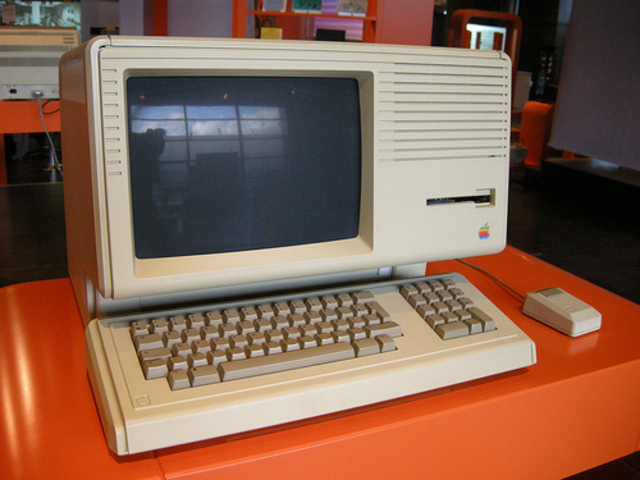 Graphical User Interface or GUI - The Apple Lisa
