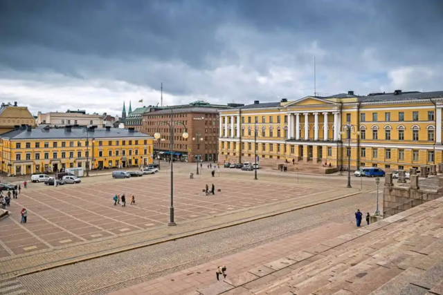 Enrolls at the University of Helsinki