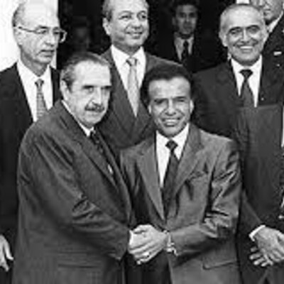 Timeline: HECHOS MÁS DESTACADOS DE LAS PRESIDENCIAS DE RAÚL ALFONSÍN Y CARLOS MENEM