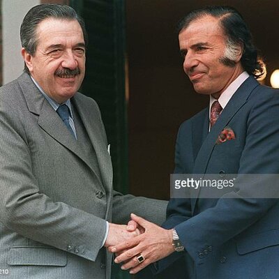 Timeline: PRESIDENCIAS DE RAUL ALFONSIN Y CARLOS SAUL MENEM