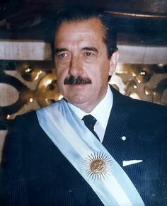 ASUNCIÓN DE RAÚL ALFONSÍN - RETORNO DE LA DEMOCRACIA