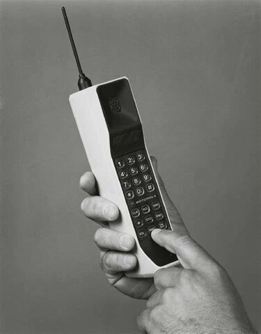 Primer teléfono móvil