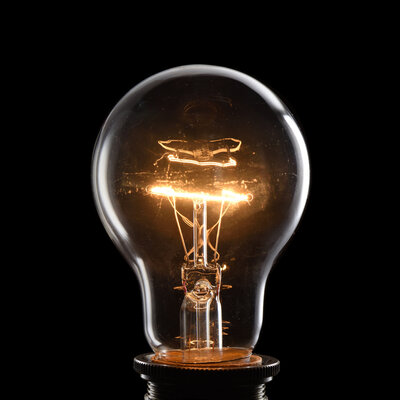 Timeline: Evolución de la bombilla eléctrica