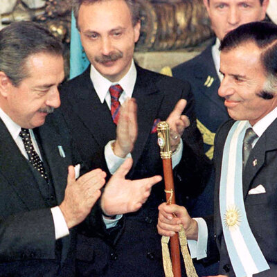 Timeline: PRESIDENCIA DE RAUL  ALFONSIN Y CARLOS MENEN