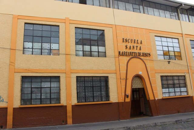 Escuela de servicio social "Mariana de Jesús"