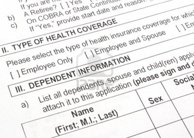 Formulare werden ausgeteilt