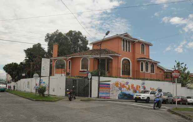 My mother takes me to the library