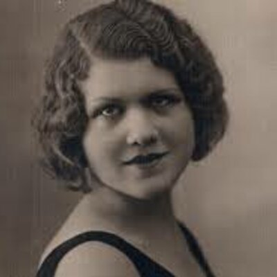 Timeline: Josefina De La Torre- Candela y Sofia