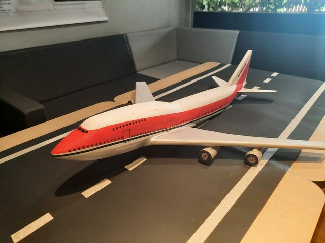 BOEING 747-100 COMBI