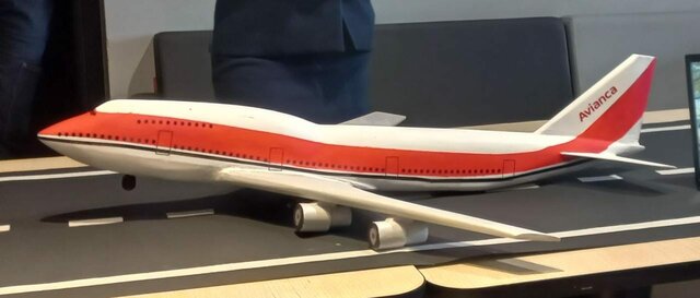 Boeing 474-100 COMBI