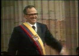 Casi dos décadas (20 años)