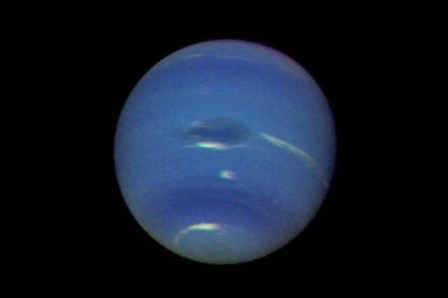 La sonda Voyager 2 es troba amb neptú