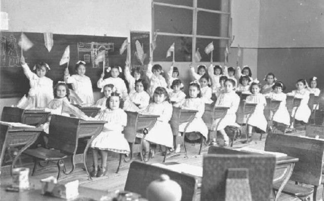 Ajustes a la educación laica