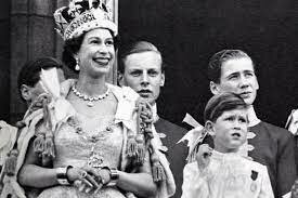 Elizabeth torna-se rainha