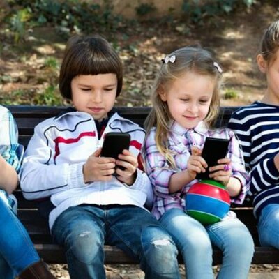 Timeline: Evolución de la tecnología en las aulas de clases