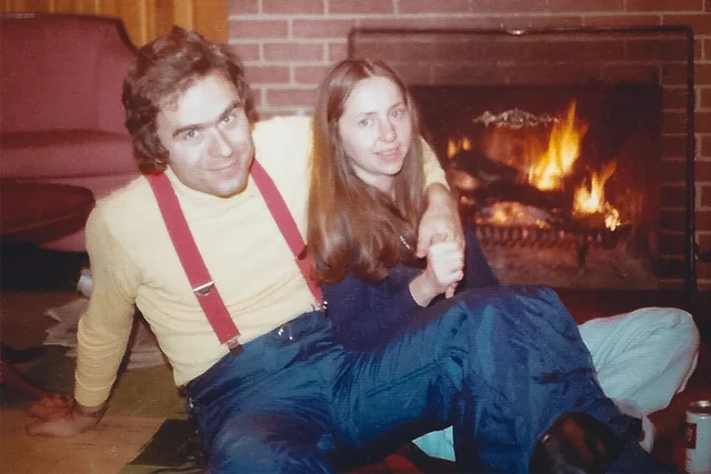 Liz y Bundy se conocen