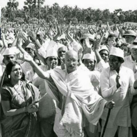 1915 | Mahatma Gandhi