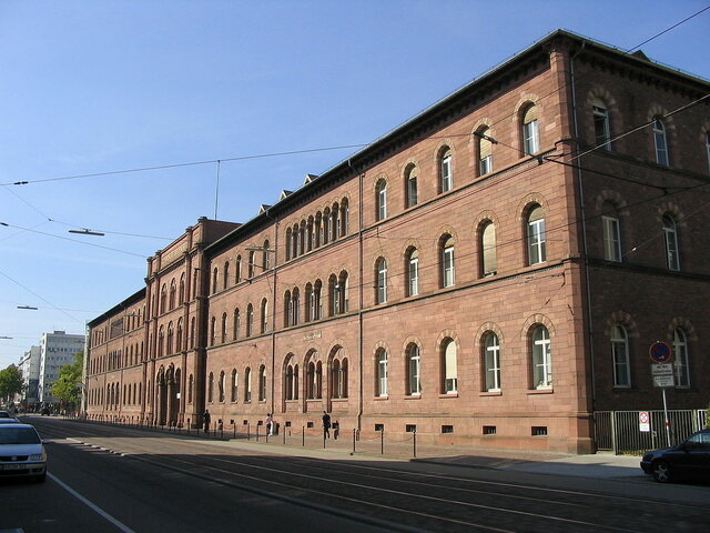 Instituciones politécnicas en Karlsruhe (Berlín)