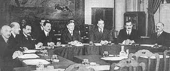 Stresemann agrees to do the Dawes plan