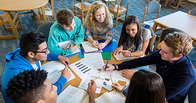 SE EXTIENDEN LAS LEYES QUE PROTEGEN A LOS JOVENES