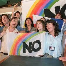 La opresión política y el continuo empeoramiento de la distribución de riqueza hicieron que el 55% de los chilenos votaron en contra de extender el mandato de Pinochet en el plebiscito de 1988