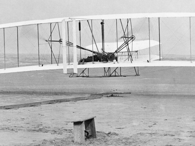 PRIMER VUELO EN AVIÓN