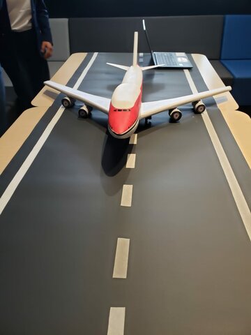 BOEING 747-100 COMBI