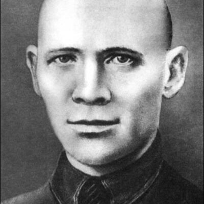 Timeline: Биография Кедра Митрея