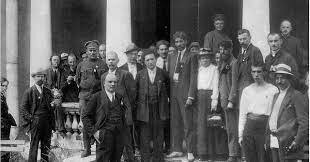 Constitución del Buró Socialista Internacional.