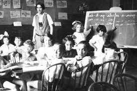 Nacimiento de la escuela