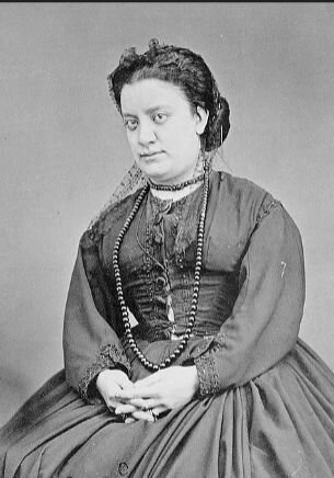 NACIMIENTO DE ANGELA