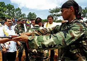 DESMOVILIZACION DE PARAMILITARES