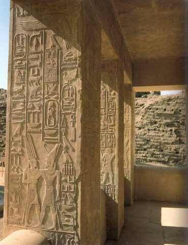 Jeroglíficos del templo de Sesostris I en Karnak