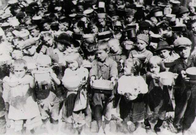 Communists begin a revolt in Berlin.